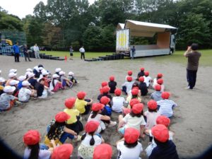 西部小学校、西の里小学校で「はたらくクルマ体験」を開催